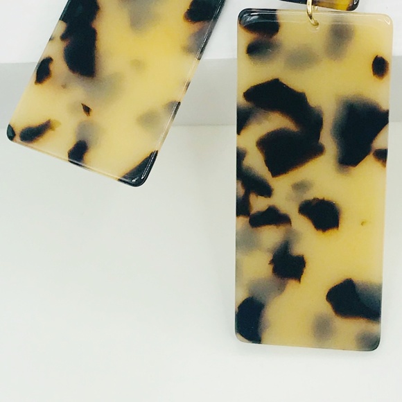 Blond Tortoise Rectangle Acrylic Drop Earrings - Picture 6 of 7